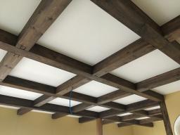 梁を塗装しました