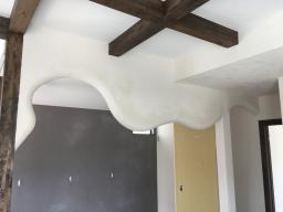 垂れ壁も漆喰で仕上げました